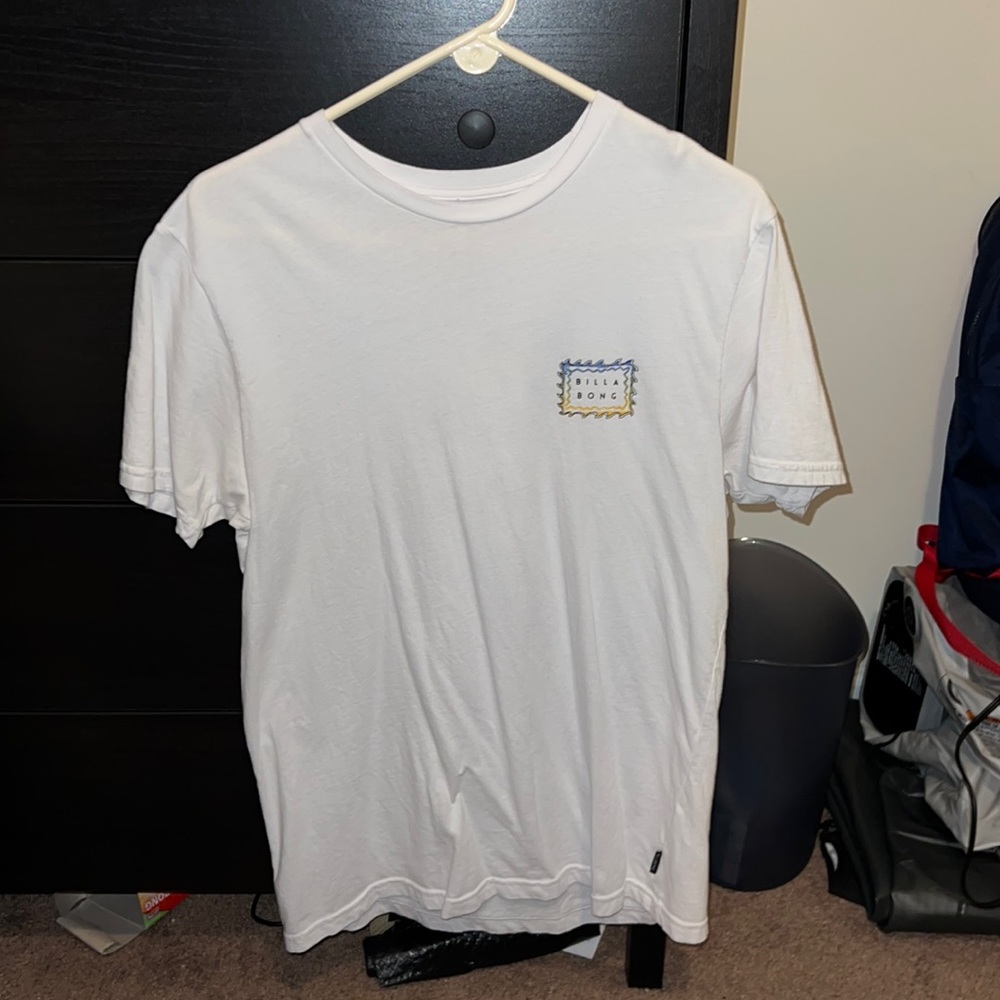 Billabong, size large t-shirt, white